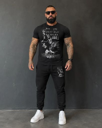 Echipă sportivă masculină (trening și tricou) – 42