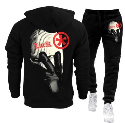 Echipa sportivă masculină - 108