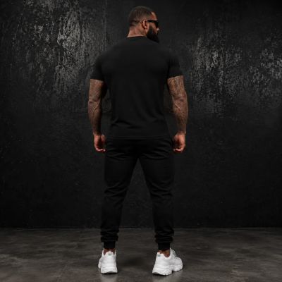 Echipă sportivă masculină (trening și tricou) – 75
