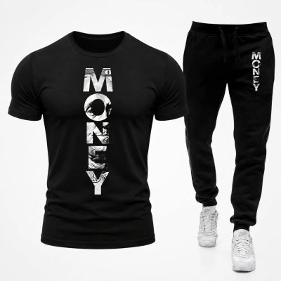 Echipă sportivă masculină (trening și tricou) – 98