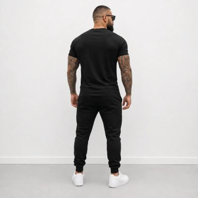 Echipă sportivă masculină (trening și tricou) – 101