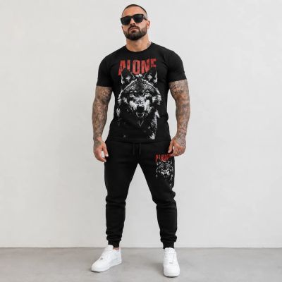 Echipă sportivă masculină (trening și tricou) – 100