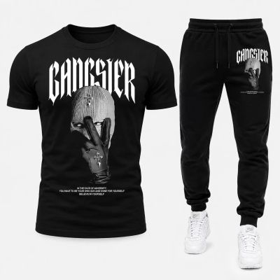 Echipă sportivă masculină (trening și tricou) – 104