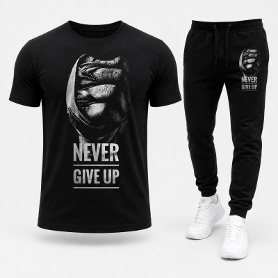 Echipă sportivă masculină (trening și tricou) – 106