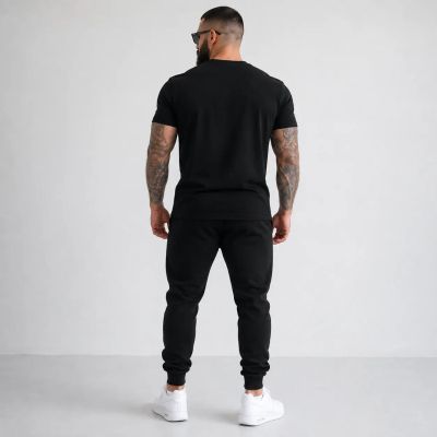 Echipă sportivă masculină (trening și tricou) – 106