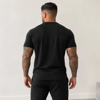 Echipă sportivă masculină (trening și tricou) – 113